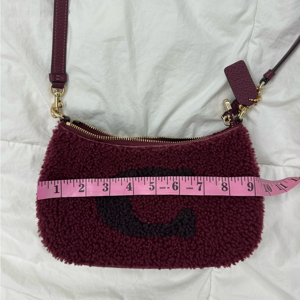 Coach Teri Shearling Crossbody Bag with Coach Motif - Picture 5 of 6